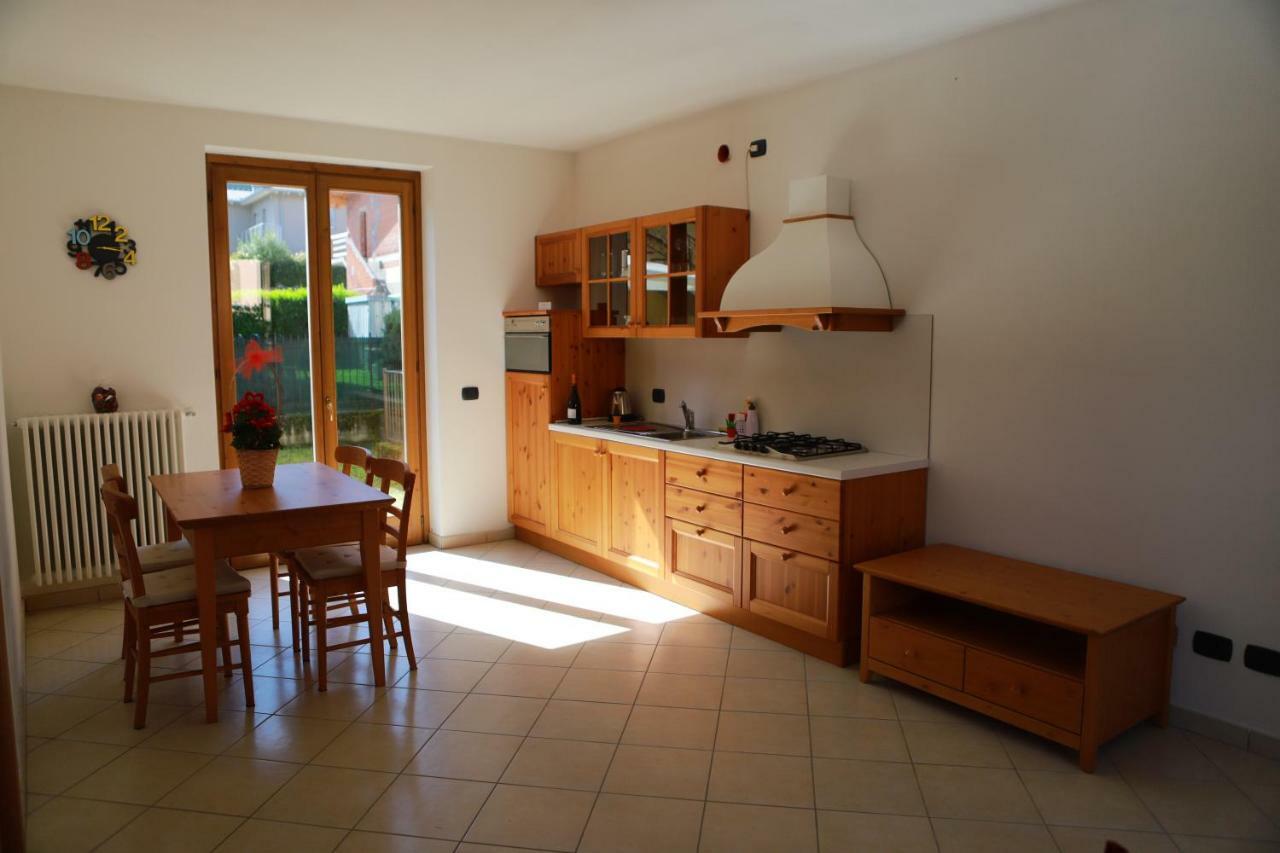 Casa "Giardino Sulla Baia" Daire Colico Dış mekan fotoğraf