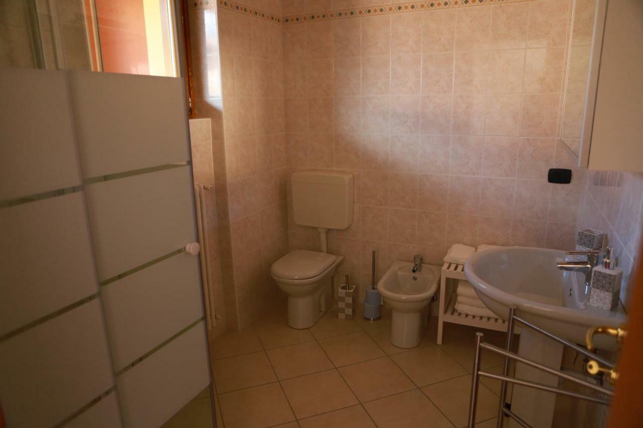 Casa "Giardino Sulla Baia" Daire Colico Dış mekan fotoğraf