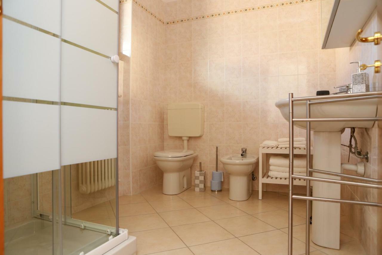 Casa "Giardino Sulla Baia" Daire Colico Dış mekan fotoğraf