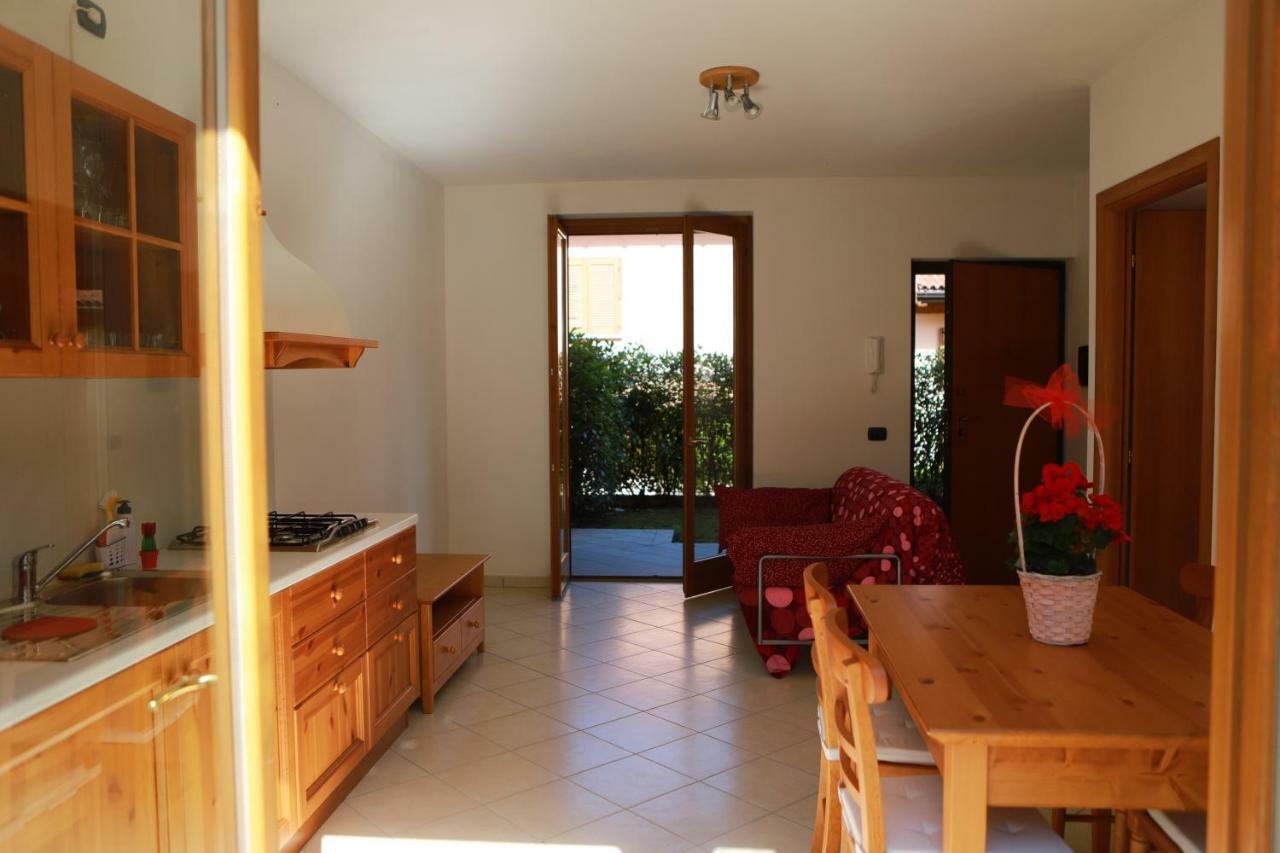 Casa "Giardino Sulla Baia" Daire Colico Dış mekan fotoğraf